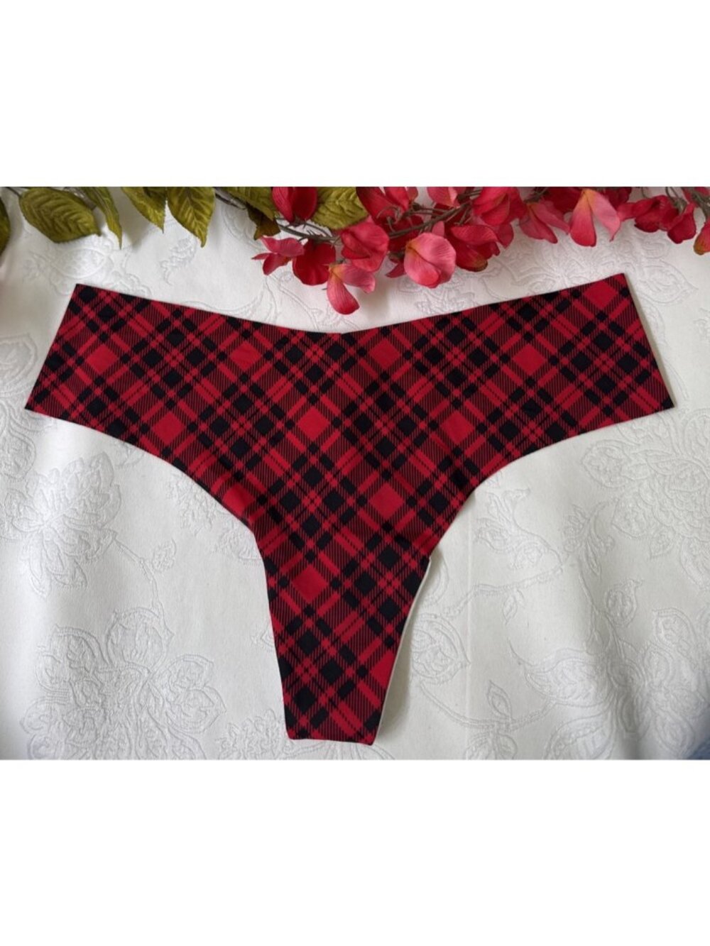 VICTORIA'S SECRET L SILKY RED BLACK PLAID THONG WIDE STRING SEAMLESS PANTIES NWT